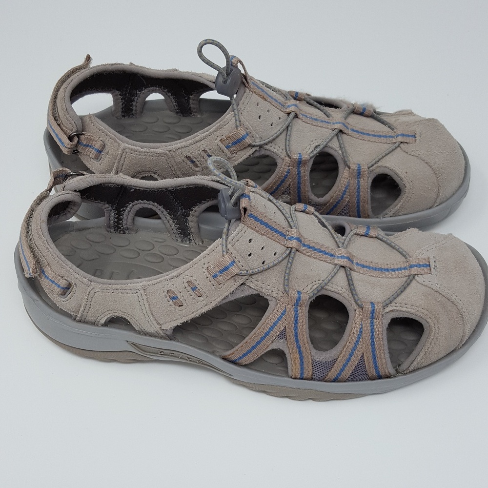 Clarks  New in Box